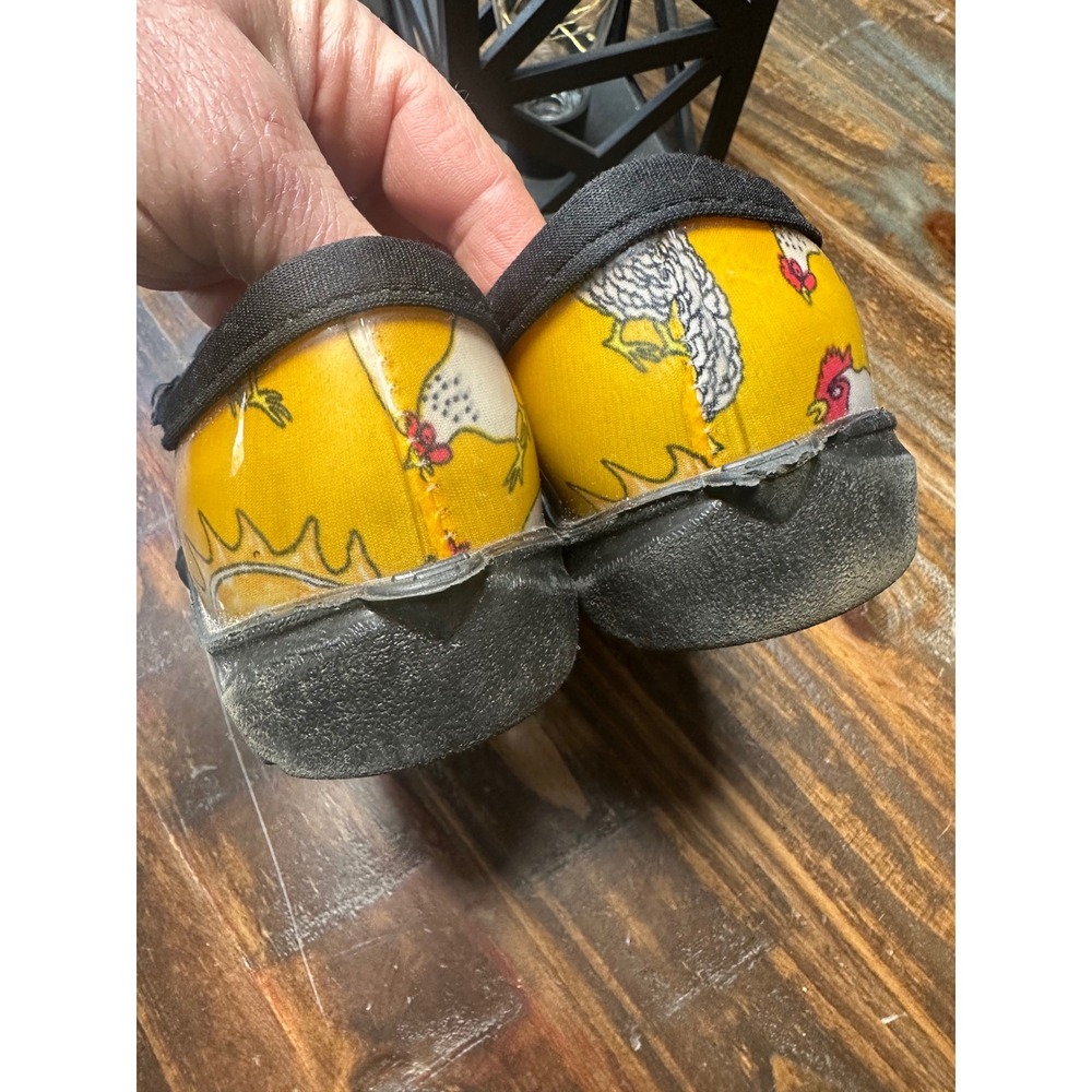 Sloggers Womens 8 Yellow Chicken Sun Print Waterproof Garden Shoes Clogs USA - Picture 4 of 9